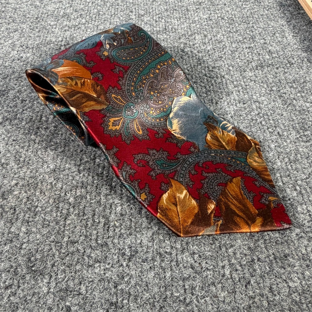 Bill Blass Mens Silk Tie Burgundy Paisley Floral Leaf Print Made in CR #4482